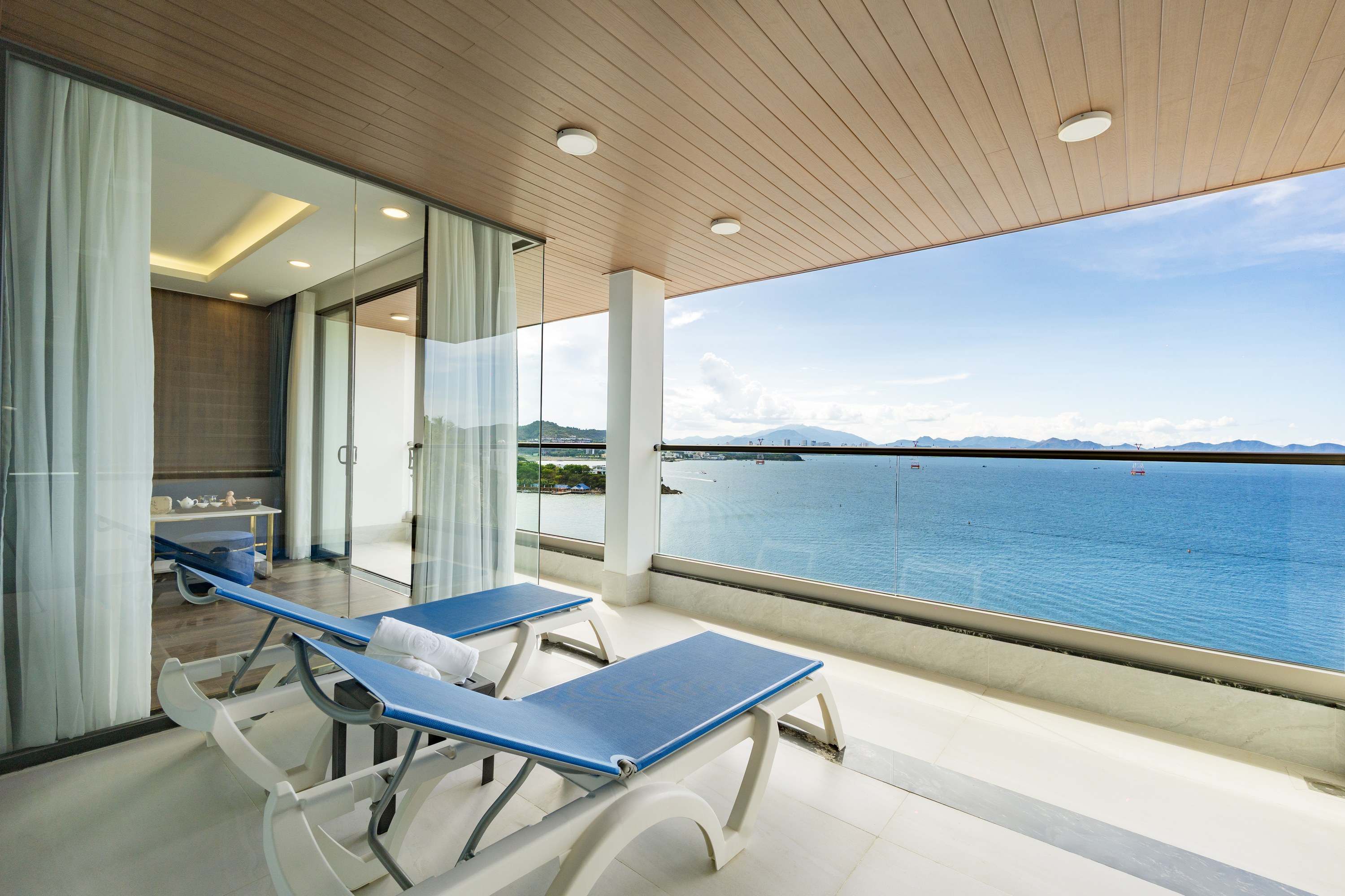 Presidential Ocean Suite Room